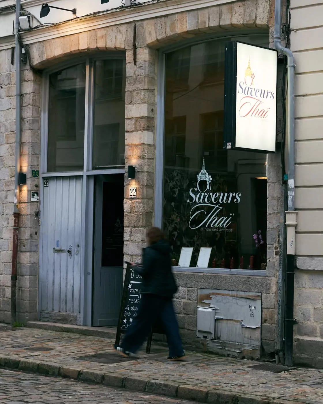 Façade et enseigne, 22 rue de la Barre